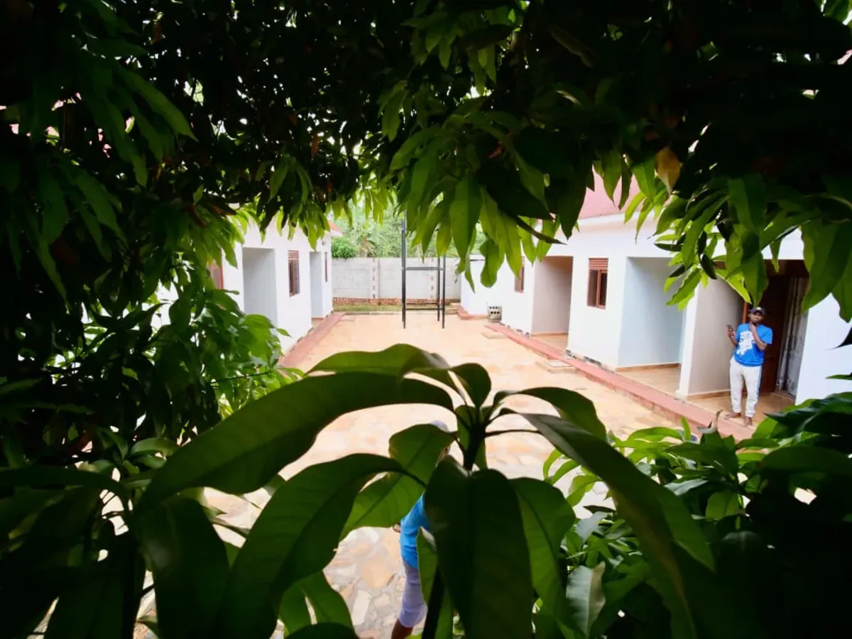 Spacious Private Courtyard